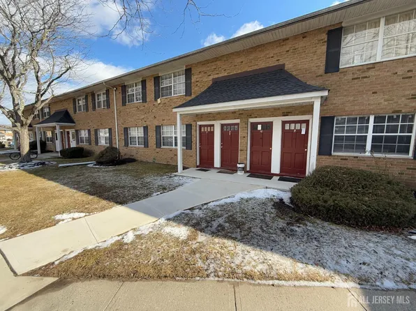 50 Garden View Ter Unit 8, Hightstown, NJ 08520