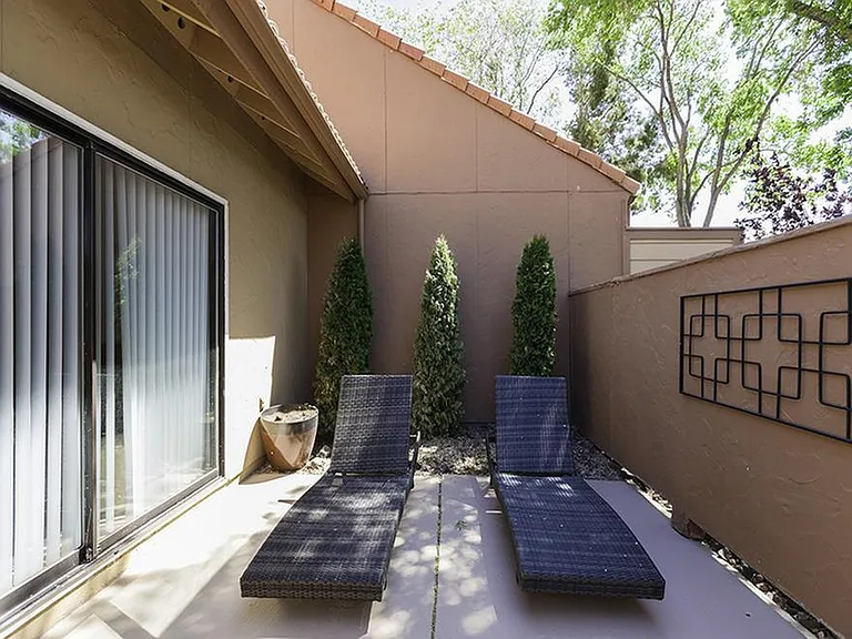 SPRING VILLAS APARTMENTS — Photo 14