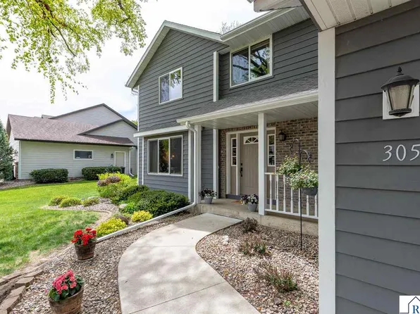 305 Chancery Ln, Mankato, MN 56001