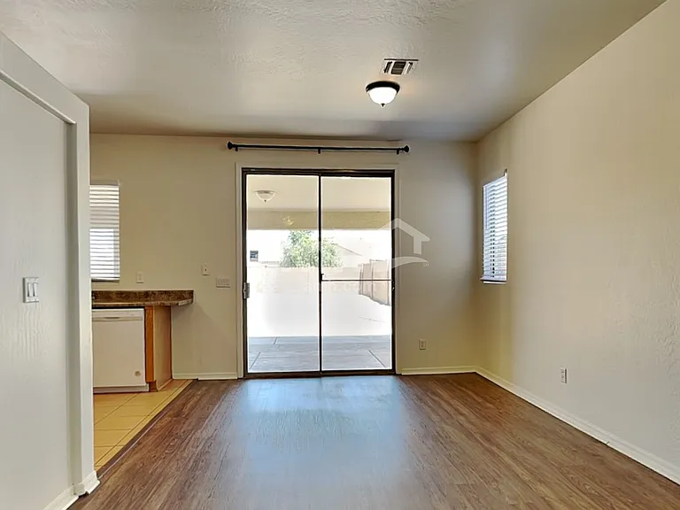 11170 W Almeria Rd — Photo 4