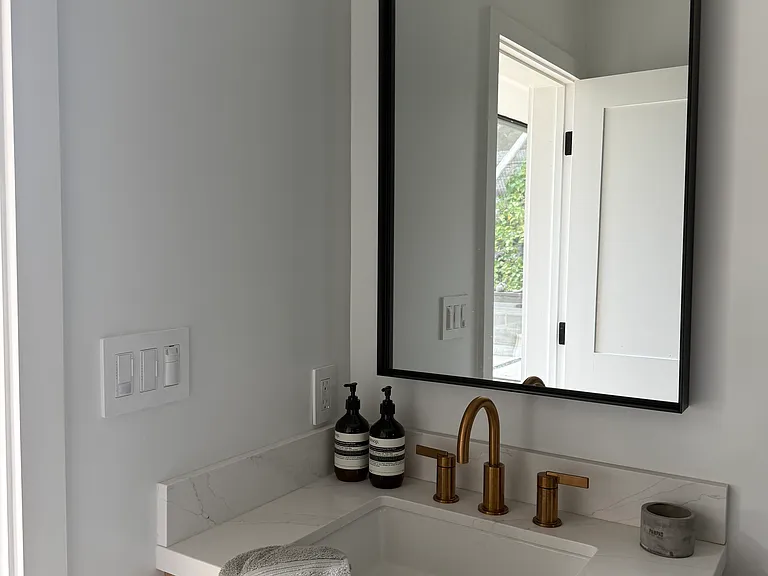 242 N Almenar Dr — Photo 9
