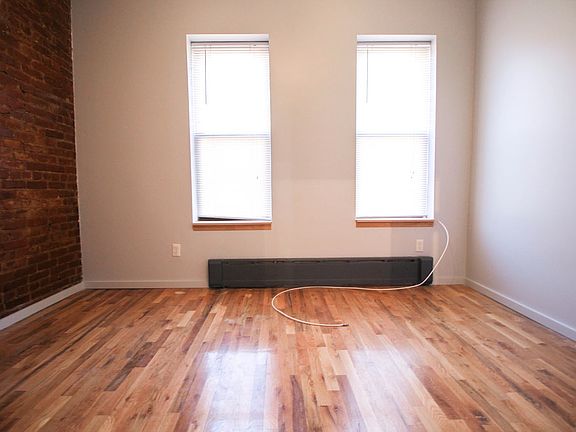 2nd image of 411 Suydam St APT 3R