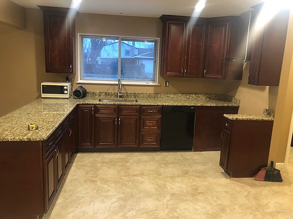 3rd image of 34161 Amsterdam Dr