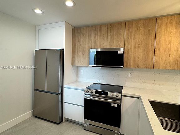 3rd image of 4708 NW 114th Ave #33178-204