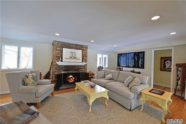 1st image of 285 Meadow Beach Ln
