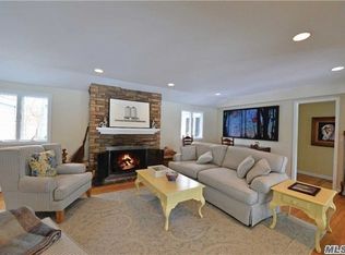 285 Meadow Beach Ln, Cutchogue, NY 11935