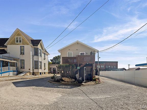 5th image of 222 E Main St