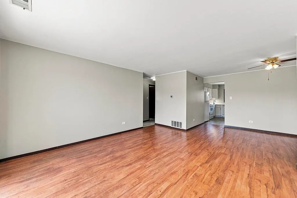 2 bed, 1000 sqft, $2,000 — Photo 2