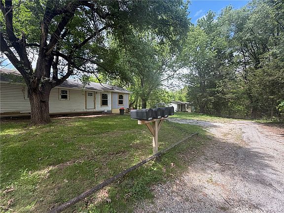 4th image of 1806 N C St