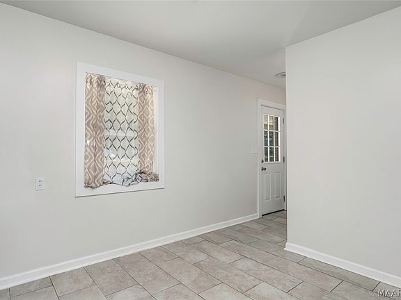 5th image of 3517 N Georgetown Dr