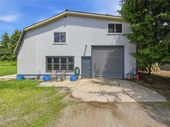8404 Chippewa Rd E, Hamilton, ON L0R 1W0
