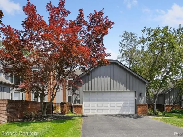 28418 Venice Cir, Farmington, MI 48334