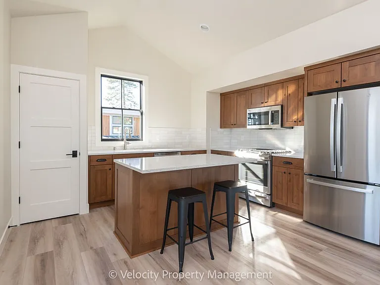 3031 NW Tharp Ave #2 — Photo 7
