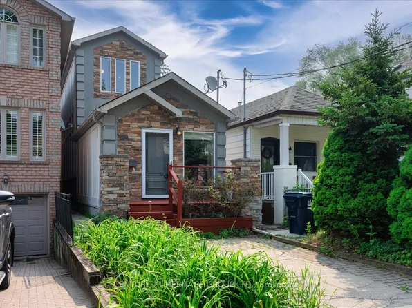 169 King Edward Ave, Toronto, ON M4C 5J7