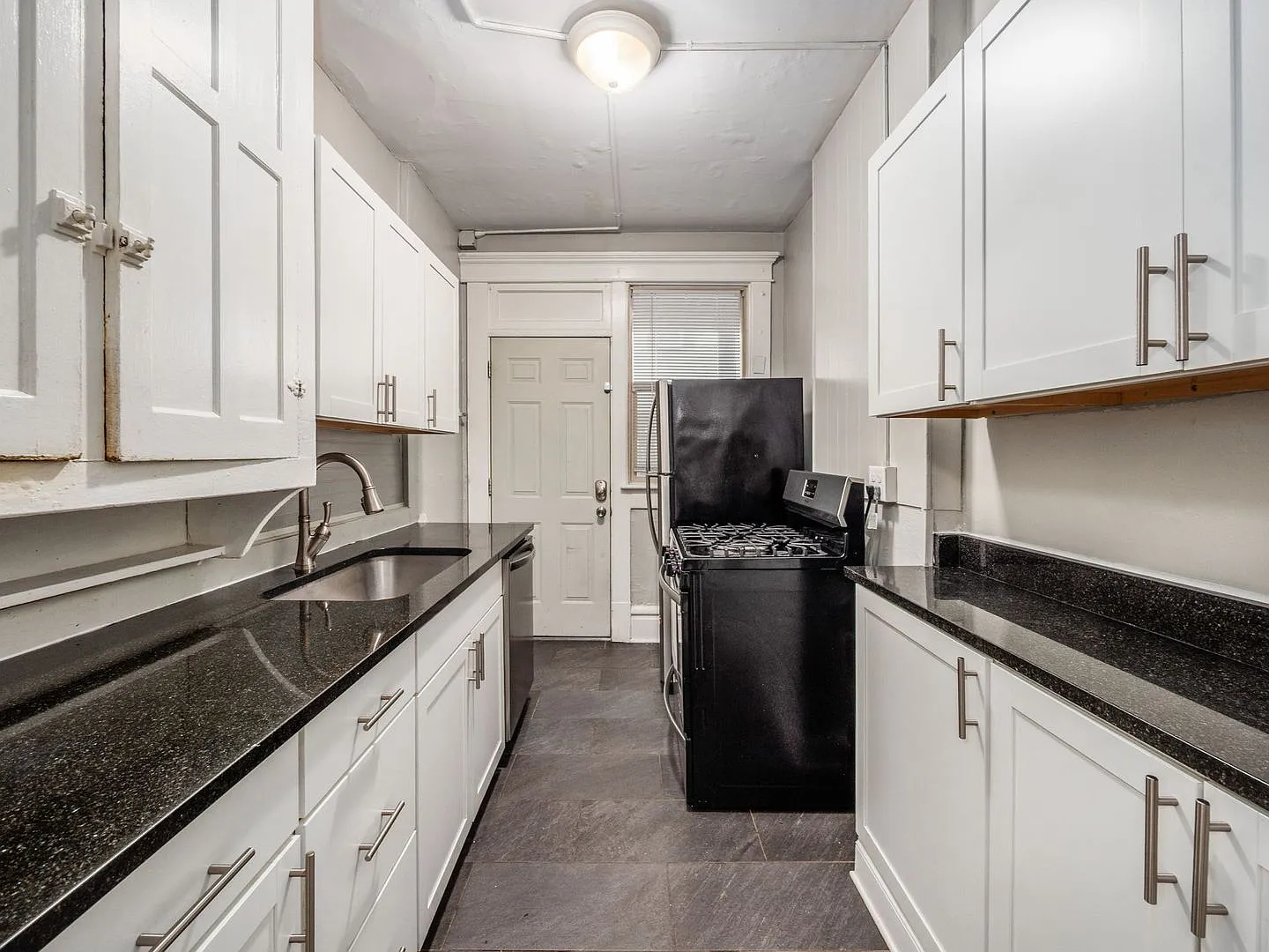 3 bed, 1.0 bath, $1,895 — Photo 4