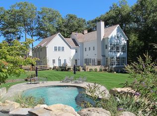 43 Fawn Ln, New Canaan, CT 06840
