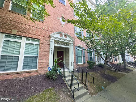2nd image of 2591 Eastbourne Dr