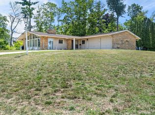 3835 Indiandale Cir SE, Cedar Rapids, IA 52403