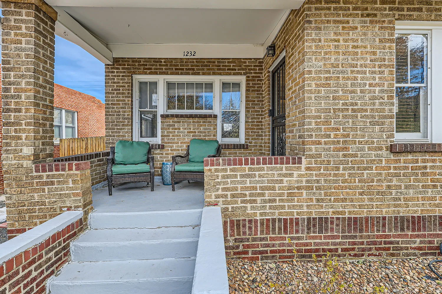 3 bed, 1.5 bath, 1550 sqft, $3,280 — Photo 2