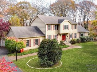 11 Hunter Ridge Rd, Monroe, CT 06468