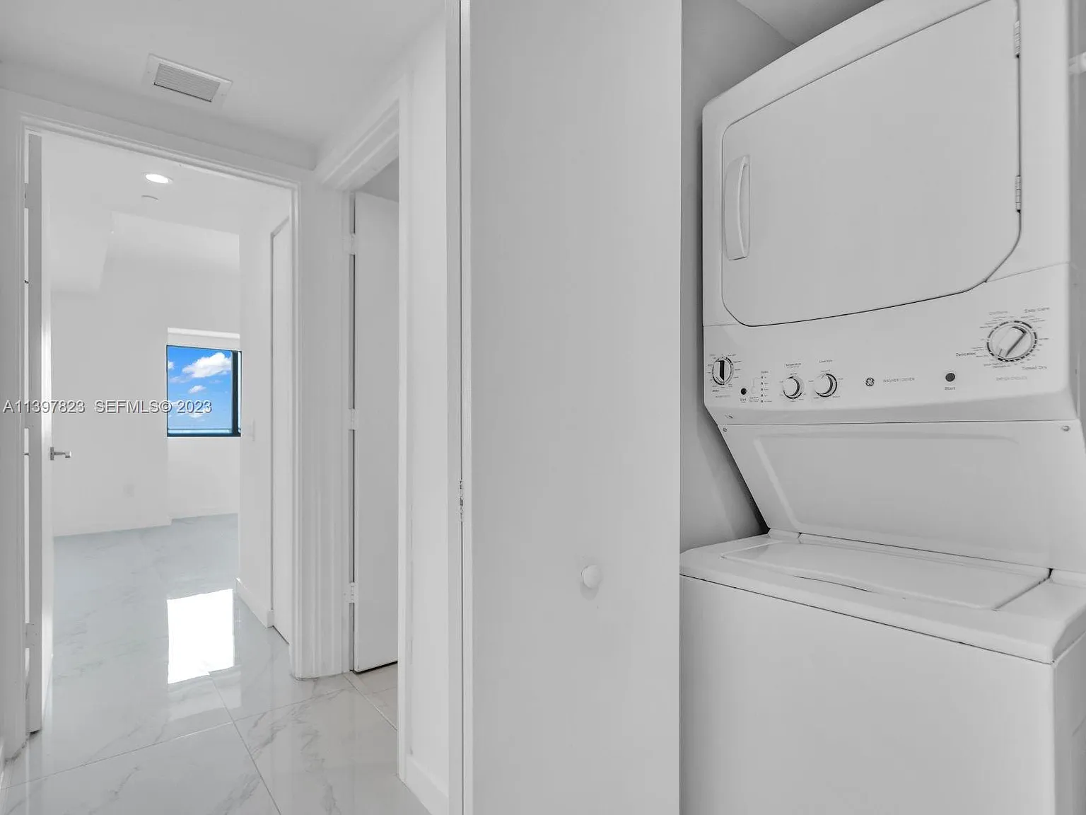 2 bed, 1088 sqft, $7,500 — Photo 4