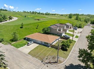 800 11th St NE, Minot, ND 58703