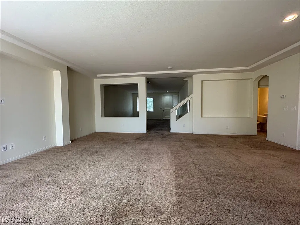 4 bed, 2.5 bath, 2890 sqft, $2,700 — Photo 4