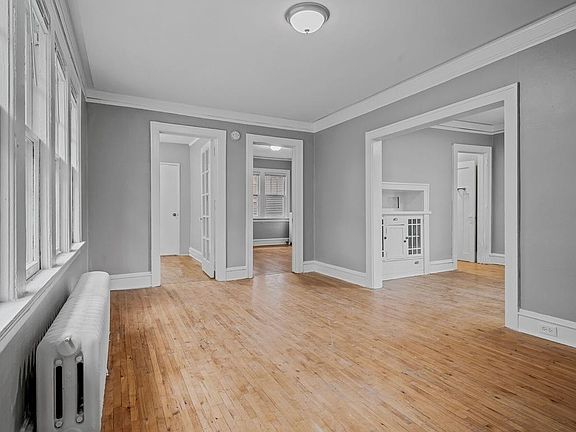 5th image of 414 Morgan Ave S Unit 4