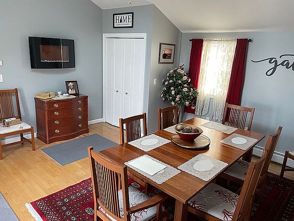 4th image of 6 Cote Ave