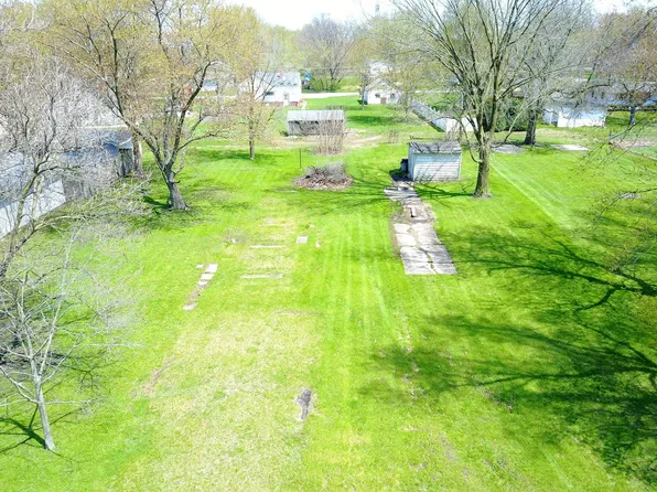 665 N 3rd St, Carbon Hill, IL 60416