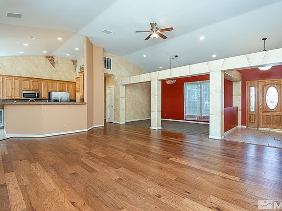 5th image of 1144 Country Club Dr