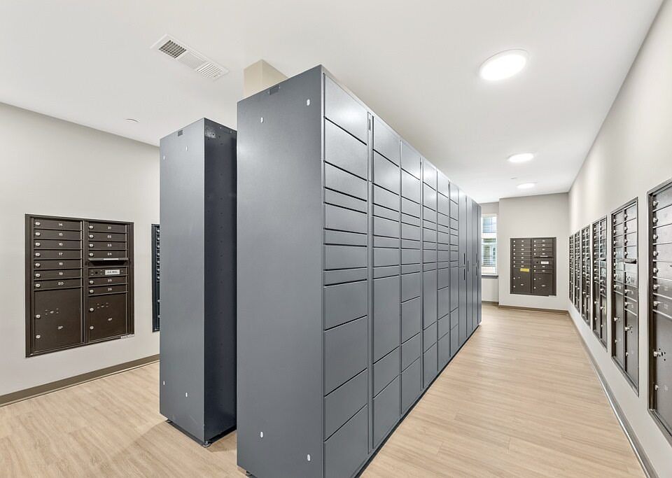 Mailroom with Amazon Lockers