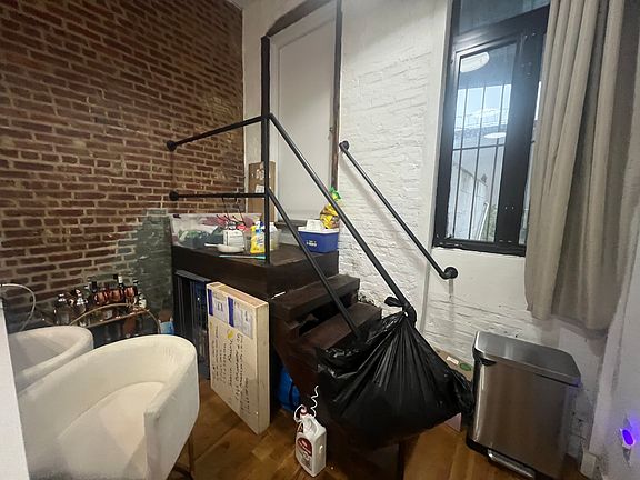 3rd image of 1945 Broadway #1R