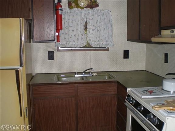 2nd image of 9027 Pucker St