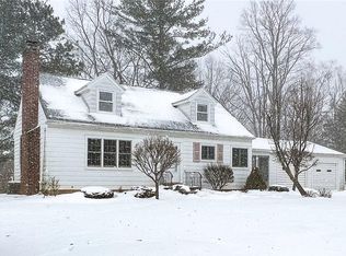 16 Smead Rd, Pittsford, NY 14534