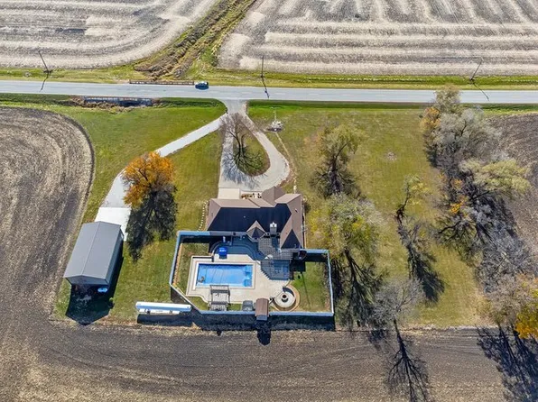 10739 E 3200 North Rd, Blackstone, IL 61313