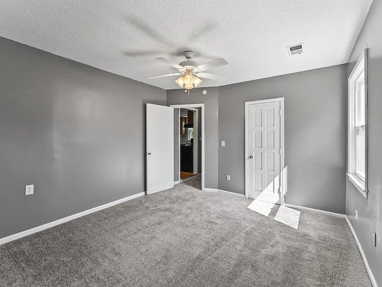 10500 W 57th St — Photo 16