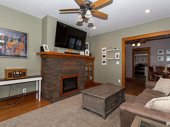 5th image of 1136 E Dover Ct
