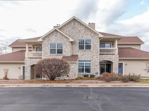9337 S Cobblestone Way #414, Franklin, WI 53132