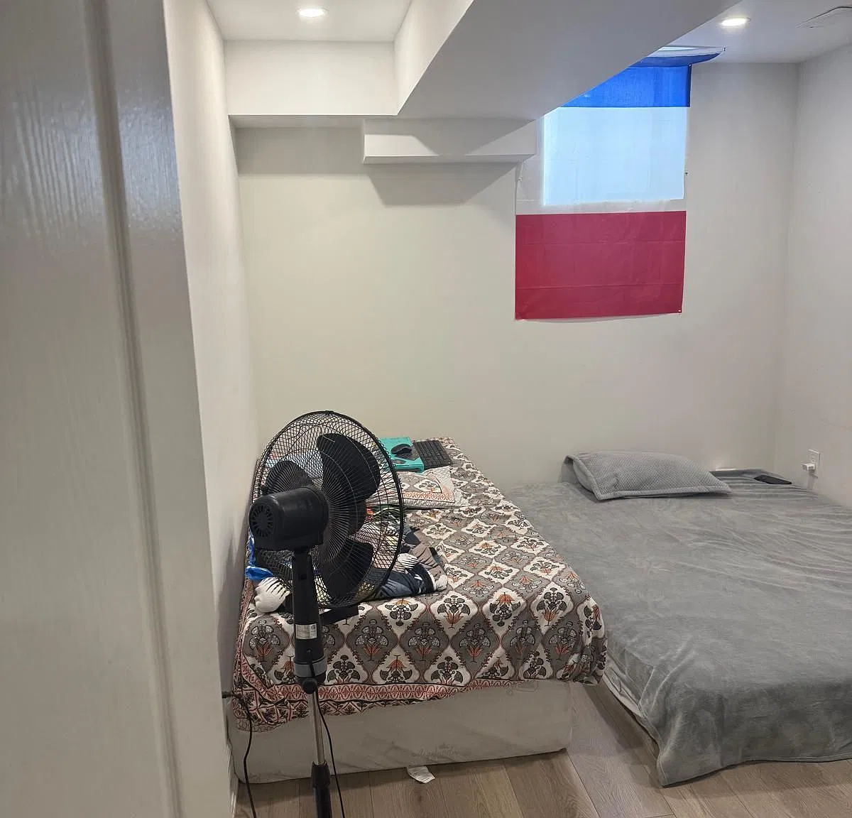 3 bed, $2,000 — Photo 1