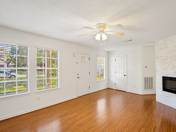 5th image of 1253 Du Barry Ln