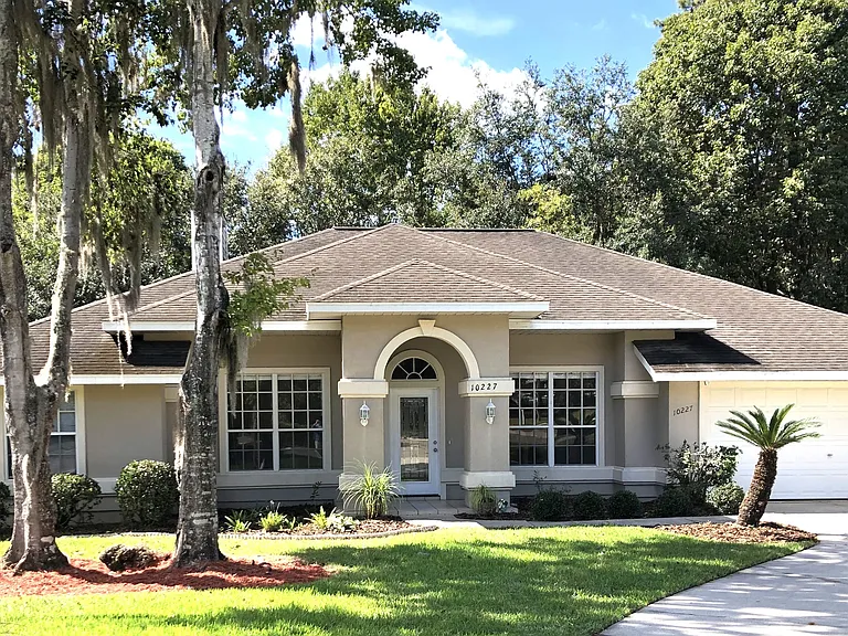 NW 11th Ln — Photo 1