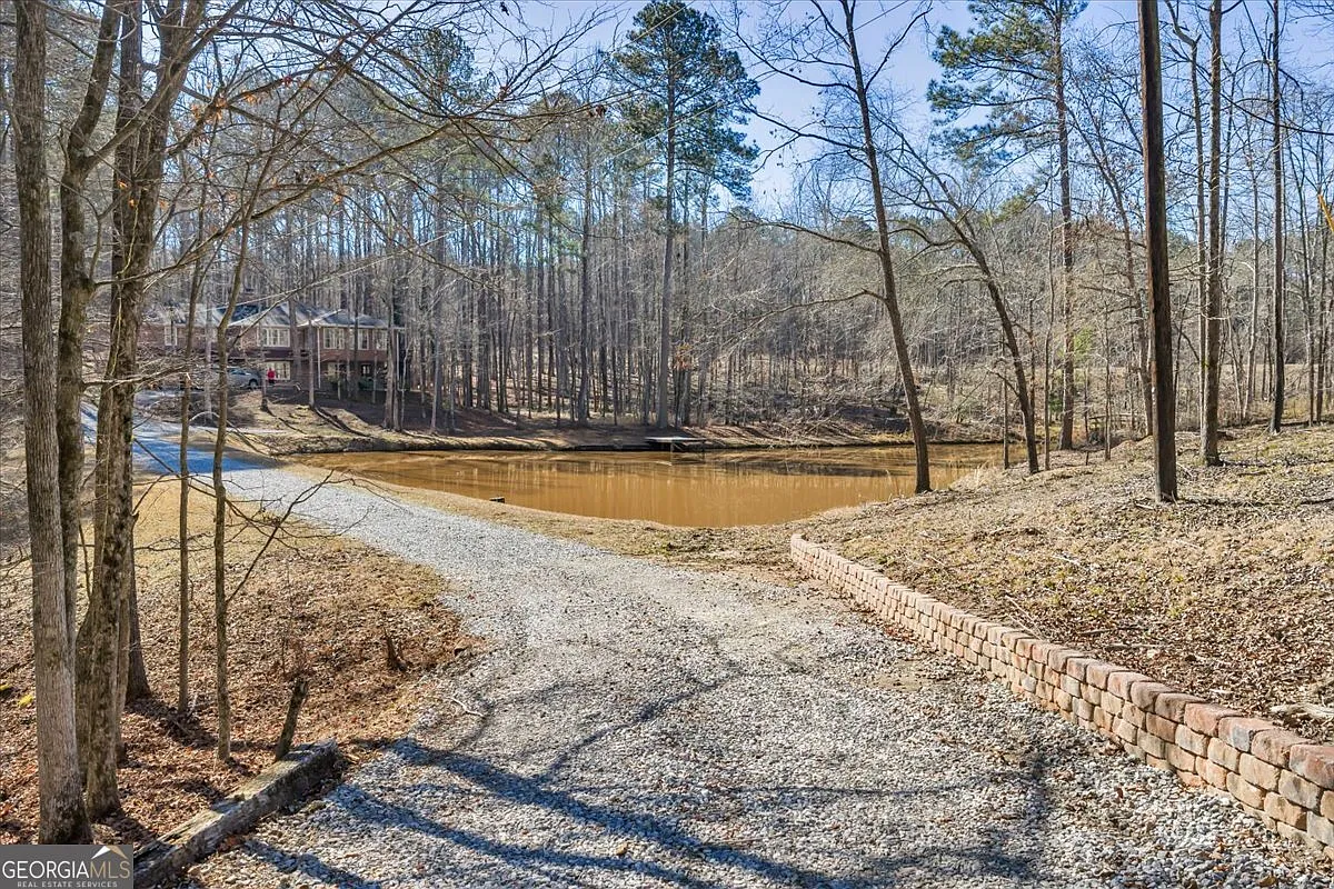 204 Creekside Dr photo 1