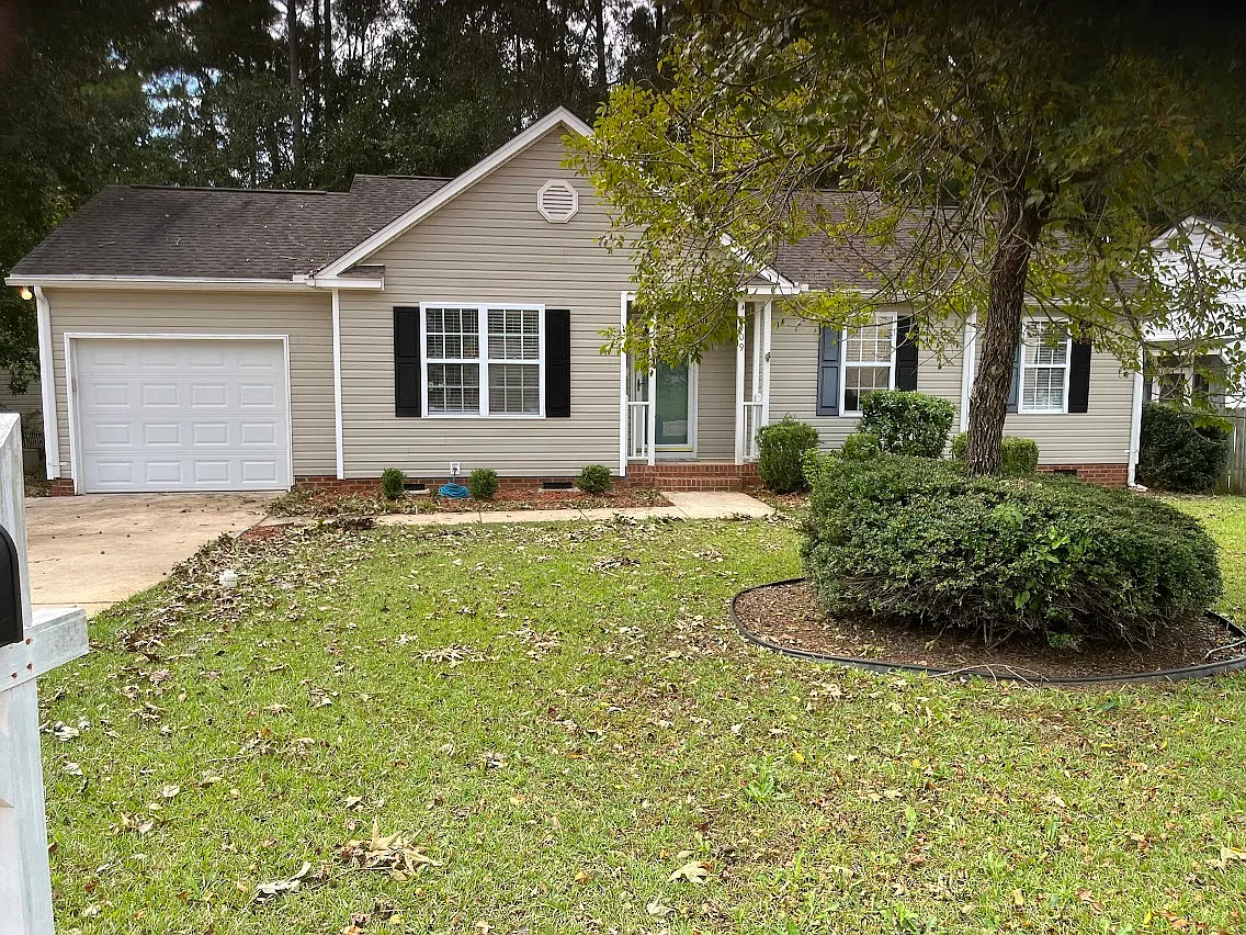 3 bed, 1210 sqft, $3,300 — Photo 2