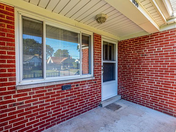 3rd image of 3839 Gatewood Ln