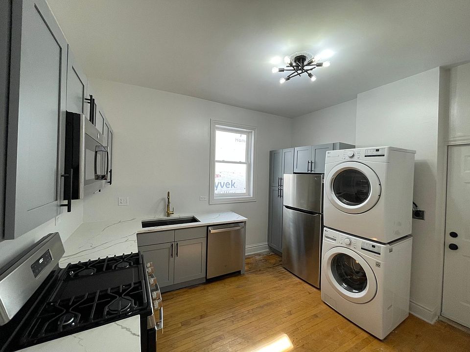 1st image of 3553 W Lyndale St #2