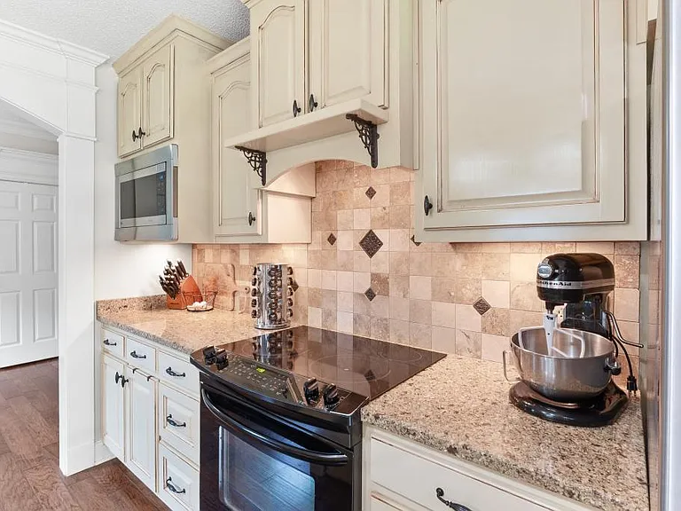 633 Thompson Mill Rd — Photo 18