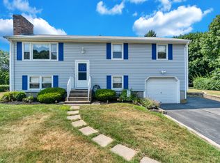 131 King Philip Rd, Seekonk, MA 02771