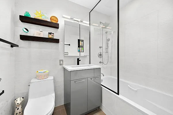 Sold by Christie's International Real Estate Group, LLC | media 8