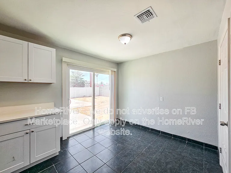 3129 W Montebello Ave — Photo 5